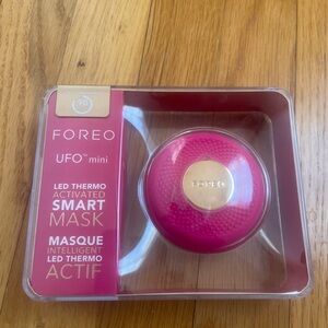 FOREO Skincare Device in Pink